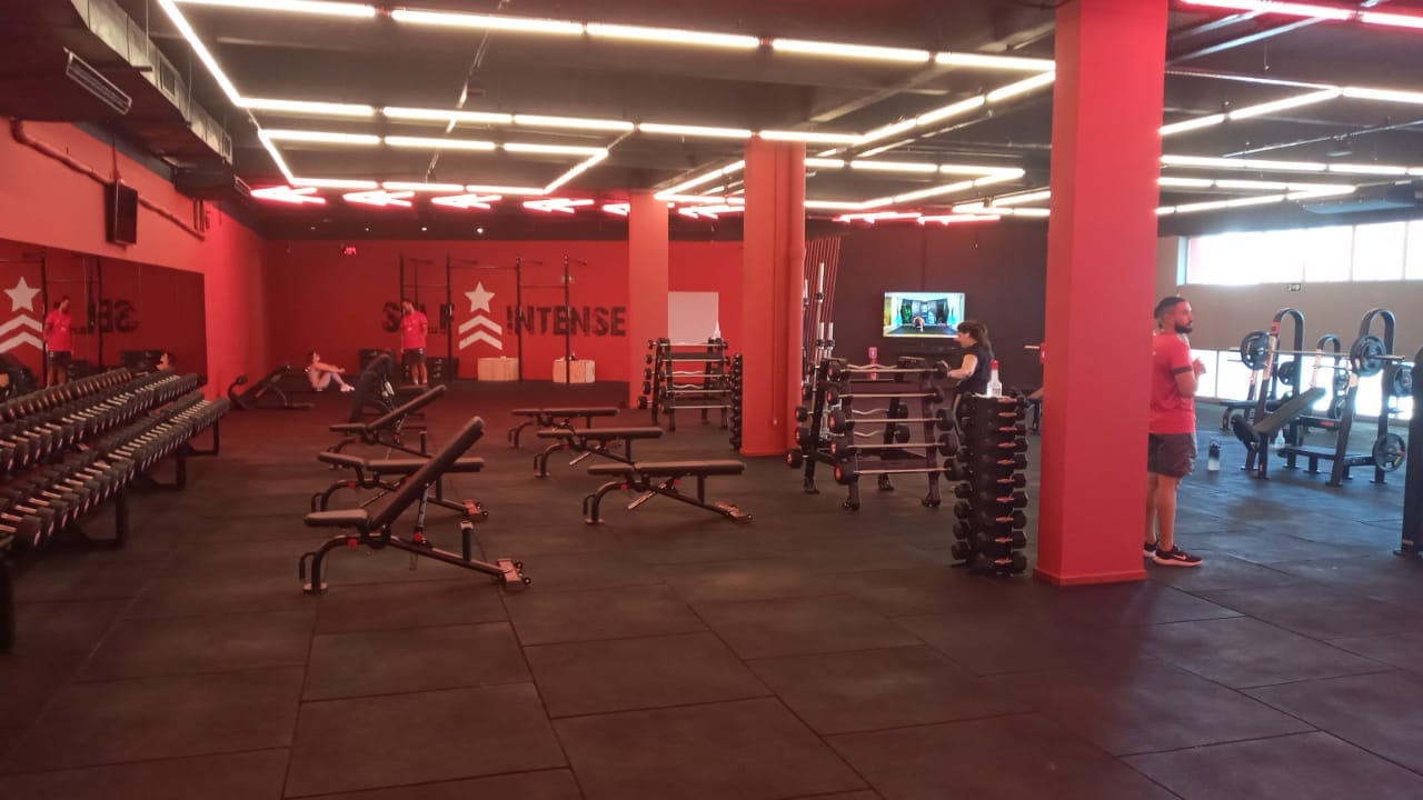 Selfit Academias - área de musculação