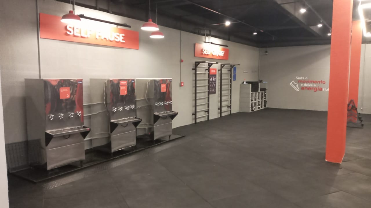 Selfit Academias - área de hidratação