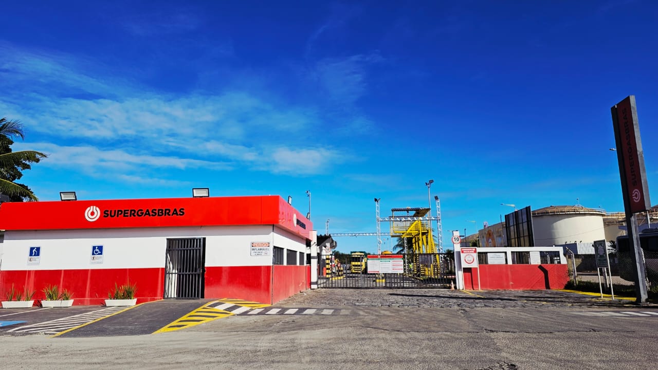 Obra Supergasbrás no Porto de Suape - vista 1